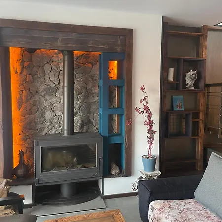 Akyarlarda Havuzlu Lueks *