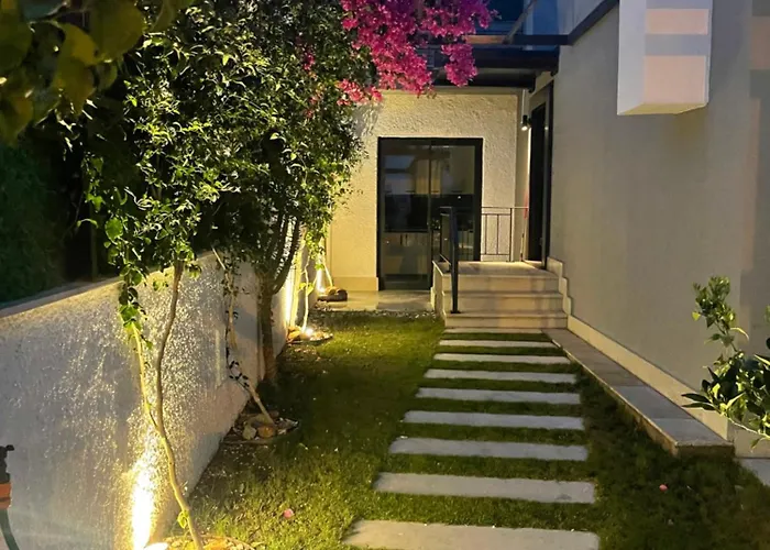 Akyarlarda Havuzlu Lueks Villa *