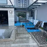 Villa Akyarlarda Havuzlu Lueks